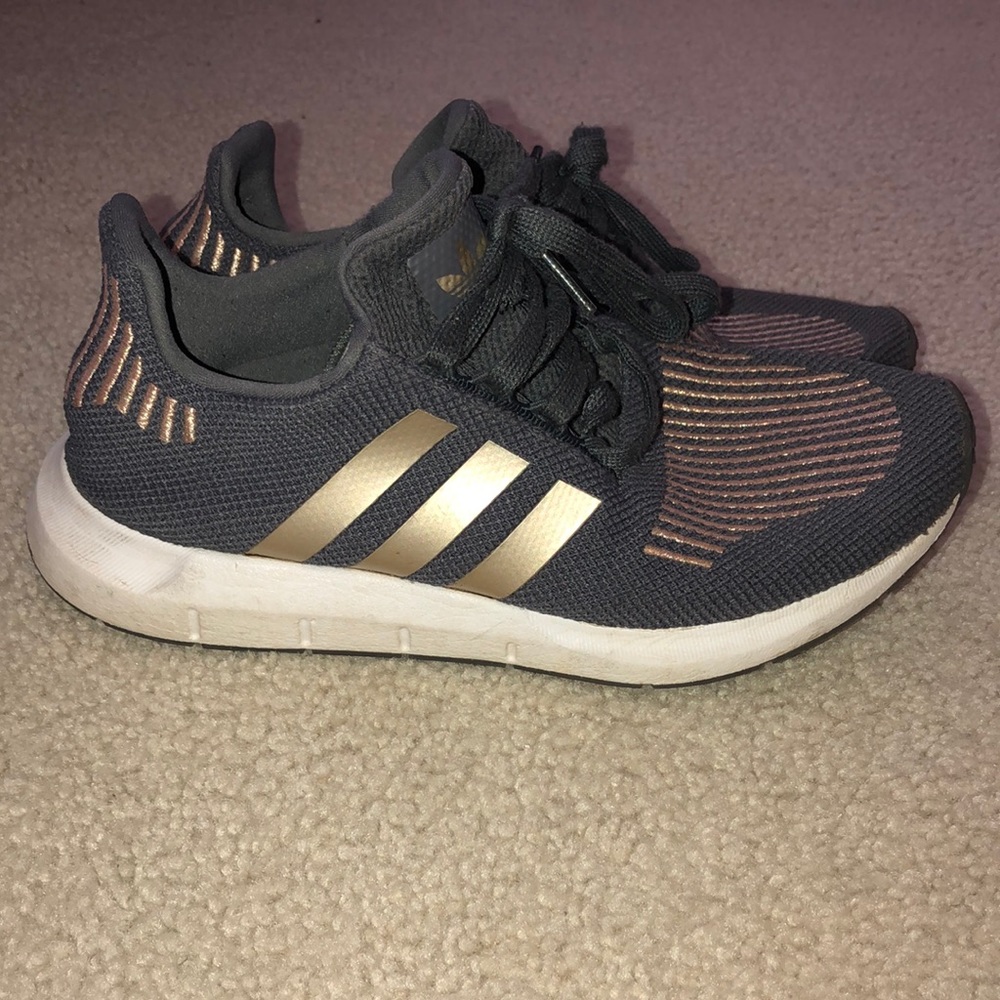 adidas sneakers great condition
